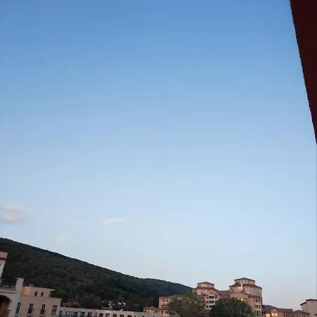 привилидж первая линия Apartment *