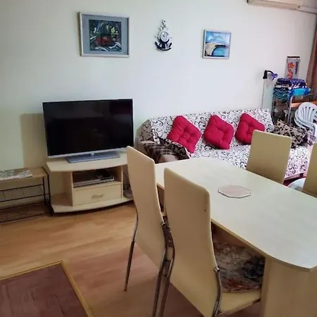 Apartment привилидж первая линия